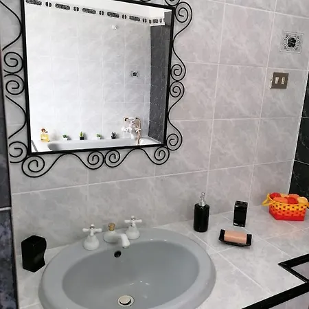 La Musa - Clio Spello