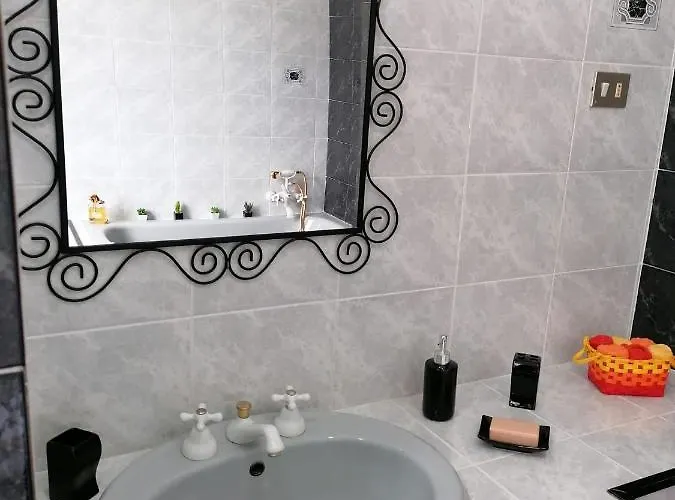 La Musa - Clio Spello